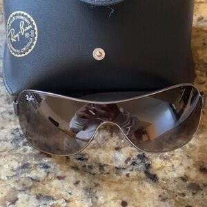 Ray-Ban Black Aviator Sunglasses